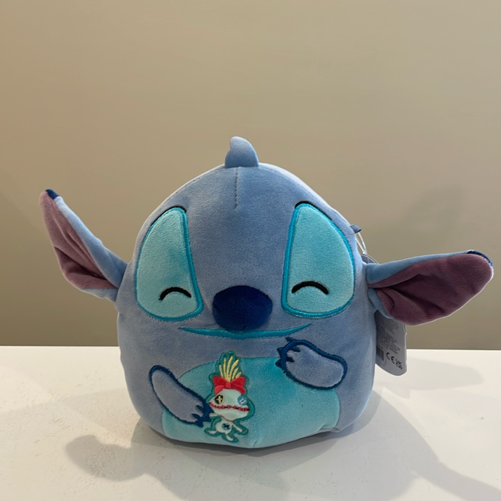 Nwt 6.5” Disney Stitch Holding Scrump Squishmallow